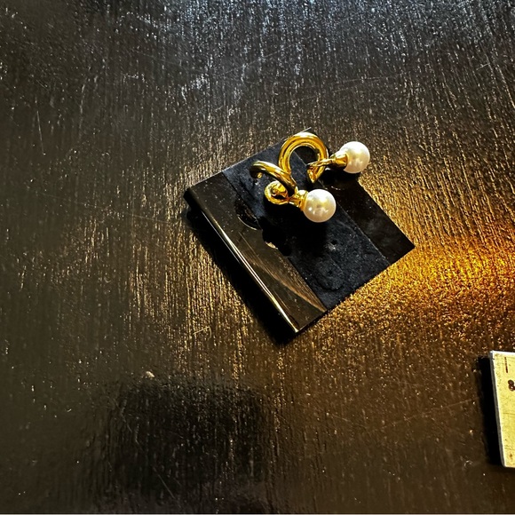 New Pearl Earring Dangling Gold - Picture 4 of 4